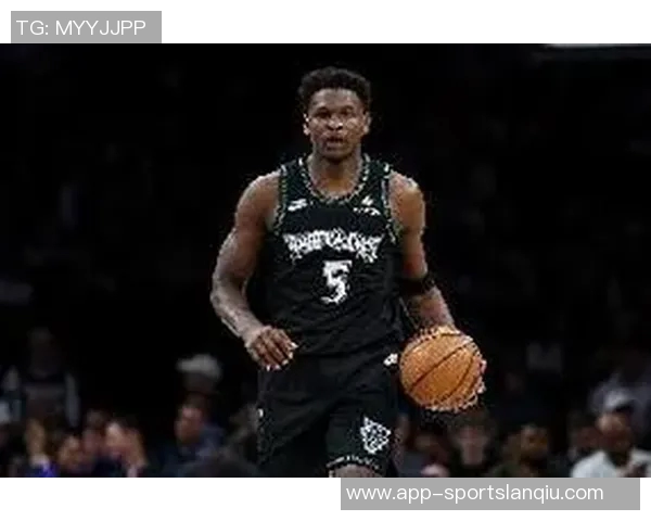 张佳玮盛赞爱德华兹：33分表现展现纯粹爆发力与全面实力